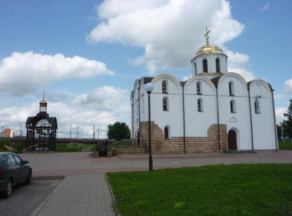 Благовещенский собор с ажурной  звонницей