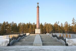 Где Бова-королевич встретился с Ерусланом Лазаревичем?