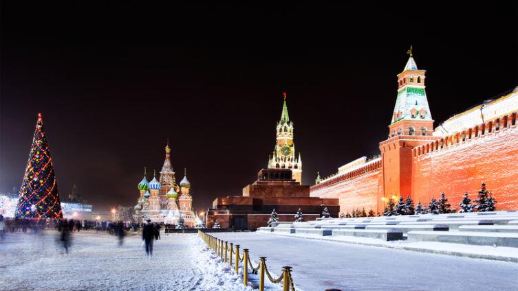 Почему мы наряжаем ёлочку? История самого любимого символа