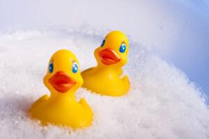 О чем молчит желтая резиновая уточка?