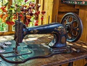 Как изобретали швейную машину?