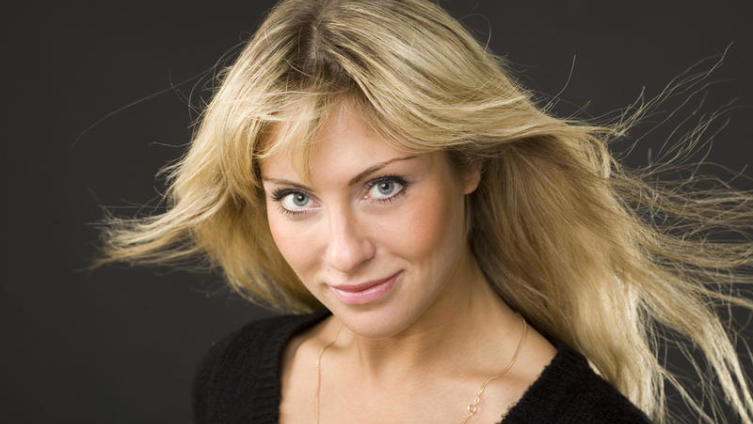 Как приготовить питательные маски для зоны декольте?