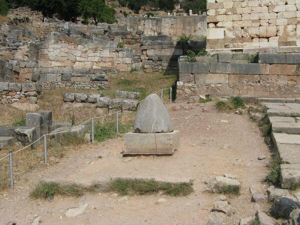 Пуп Земли в Дельфах