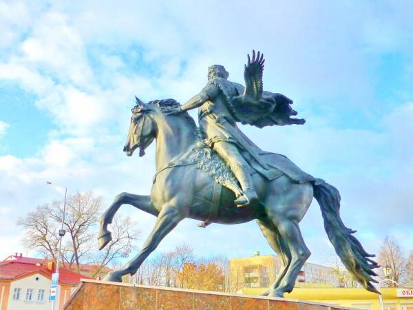 Памятник Всеславу Чародею в Полоцке
