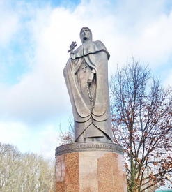 Памятник Ефросинье Полоцкой