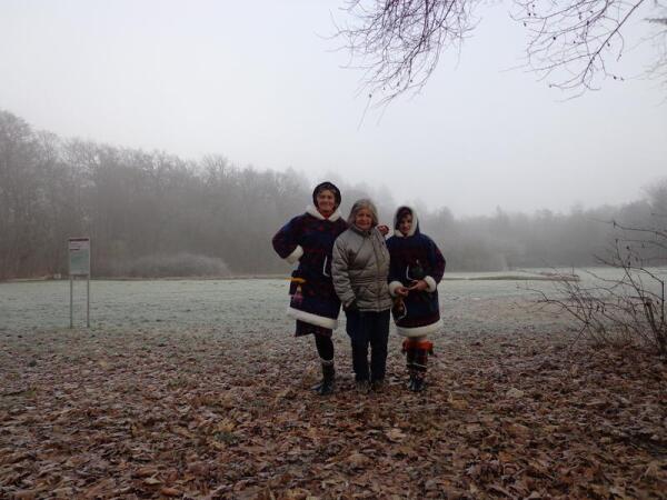 Зарядка-прогулка перед тяжёлым трудовым днём. Рамбовский сувенир и наша доктор Хелен