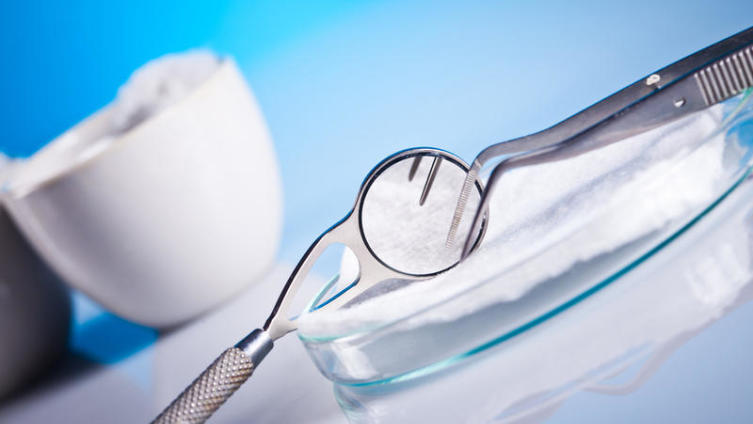 Что пациенту следует знать об имплантации зубов?