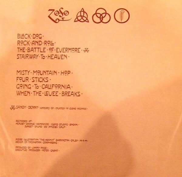 На внутреннем конверте альбома 1971 г. можно увидеть руну Сэнди Дэнни