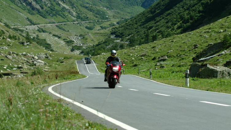 На мотоцикле – вокруг света. А вы как путешествуете?