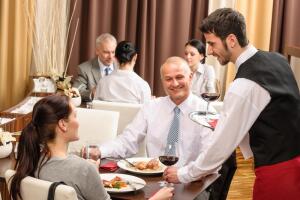 Как получить удовольствие от посещения ресторана?