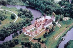 Как Ливонский орден владел, владел Бауским замком, а потом взял и потерял его?