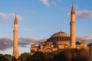 Как была построена главная достопримечательность Стамбула?