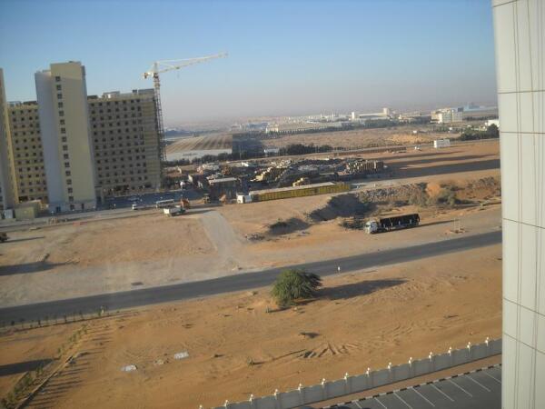 Тротуаров и обочин на дорогах ОАЭ нет