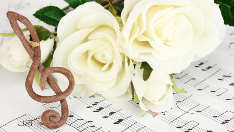 Как греческий рокер стал любовным соловьём? Ко дню рождения Демиса Руссоса