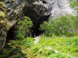 Могут ли быть пещеры в... степи?