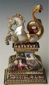 Морской единорог. Жемчуг, золото, эмаль, бриллианты, рубины, позолоченное серебро, 9.0х5.3х3.6 см, Grünes Gewölbe