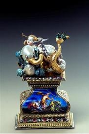 Морской слон. Жемчуг, золото, эмаль, серебро, позолота, бриллианты, рубины, 8.5х5.6х3.9 см, Grünes Gewölbe