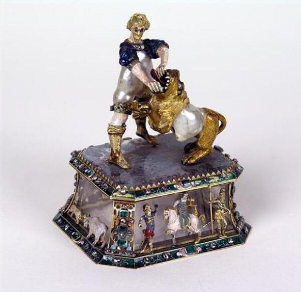 Самсон, раздирающий пасть льва. Жемчуг, золото, эмаль, бриллианты, яшма, горный хрусталь, изумруды, 10.7х8.5х7.1 см, Grünes Gewölbe