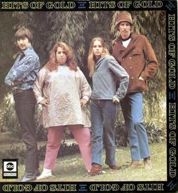 В квартете складываличь сложные любовные треугольники. Так Мама Касс была влюблена в Дона Догерти, а Догерти любил Мишель Филлипс - жену Джона Филлипса.