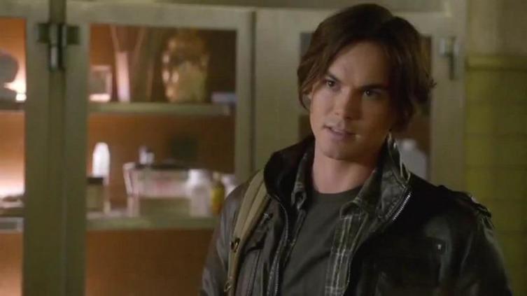 Кадр из трейлера сериала &laquo;Рейвенвуд&raquo;