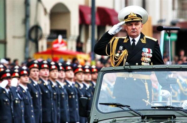 Авакянц Сергей Овсеповмч (6.04.1957 г., Ереван) — Адмирал Флота РФ, командующий Тихоокеанским флотом ВМФ России. 