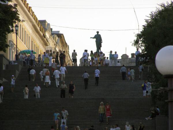 Памятник Дюку