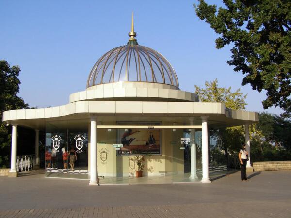 Вход в фуникулер