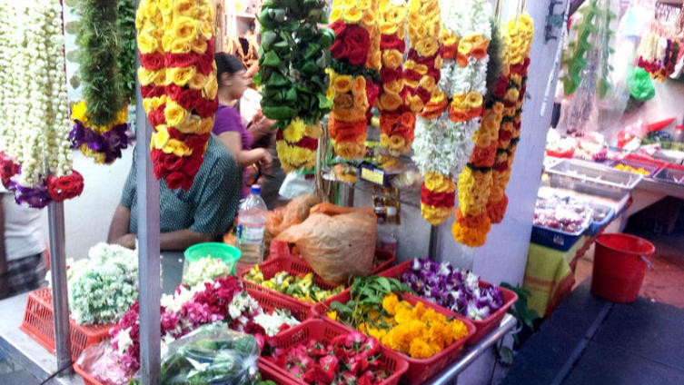 Цветы в индийском квартале