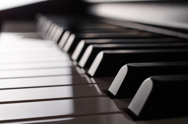Снимаю с клавиши рояль. Клавиши рояль сепия. Линолеум под клавиши пианино. Рояль фото со стороны клавиатуры. Piano Keyboard Side view.