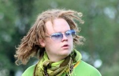 Что такое перхоть и как с ней бороться? Что такое перхоть и как с ней бороться?