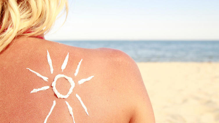 Как косметика защищает от солнца?