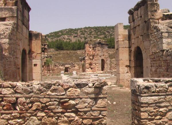 Стены Мартирия