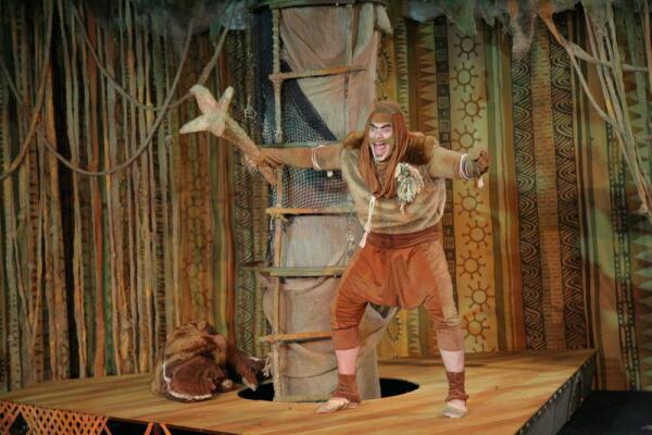 Сцена из спектакля