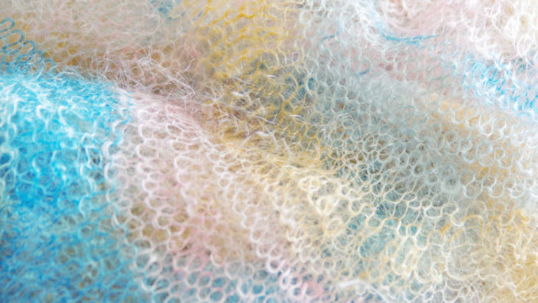 Как платочек может слезы прибрать, да и на путь истинный наставить? Поеду в родную станицу…