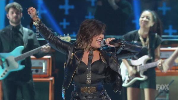 Деми Ловато чувствует себя на сцене прекрасно