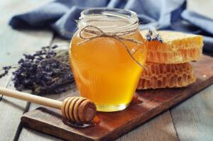 Чем полезен мед? Целебные свойства