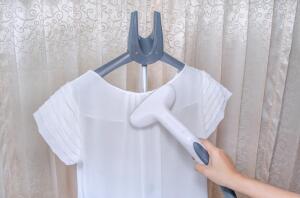 Как выбрать отпариватель для одежды?