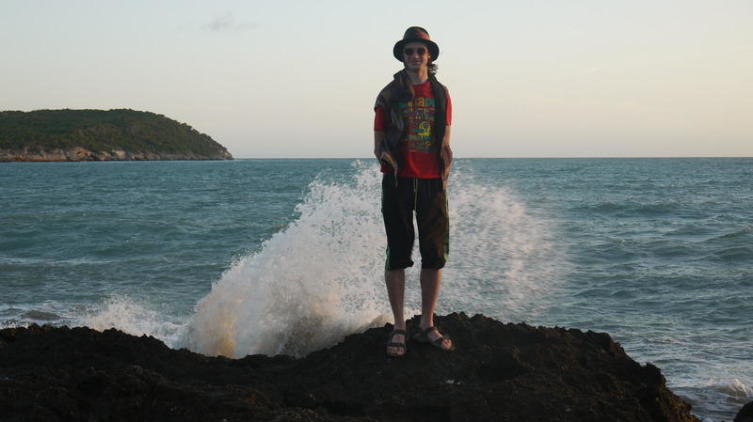 Море волнуется раз!