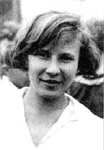 В сентябре 1941 года Катя Буданова пришла на пункт формирования женских авиаполков