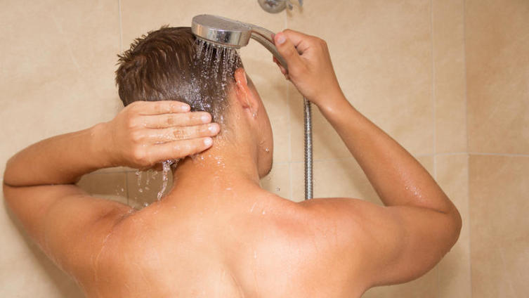 Как принимать душ, чтобы зарядиться энергией на весь день?