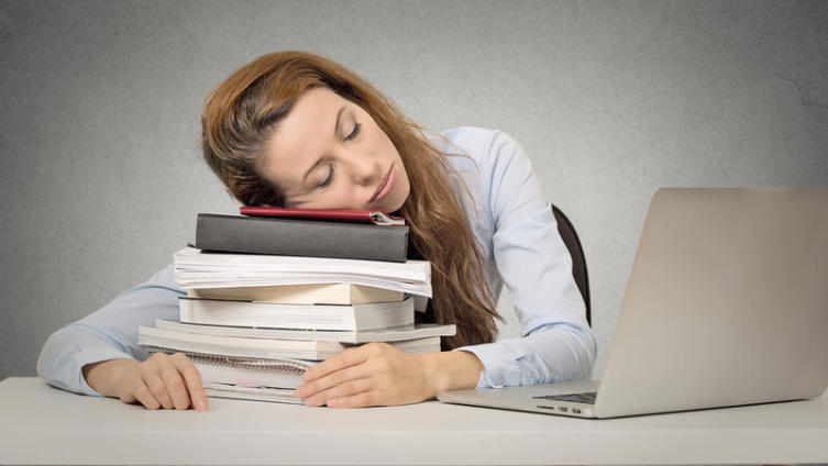 Чем вреден недостаток сна и как его восполнить?