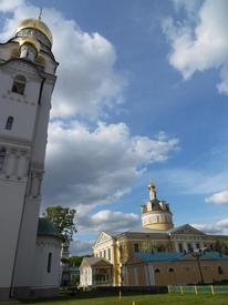 Колокольня, которая устояла при взрыве