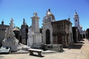 Путешествие в Аргентину. Где находится один из самых красивых некрополей в мире? Легенды и предания