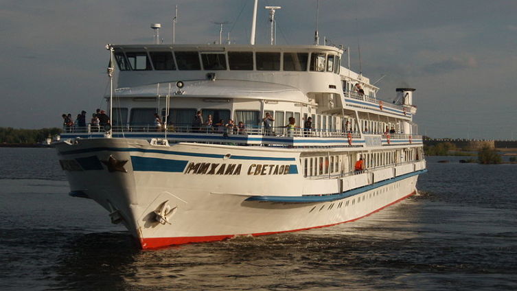 Теплоход «Михаил Светлов»