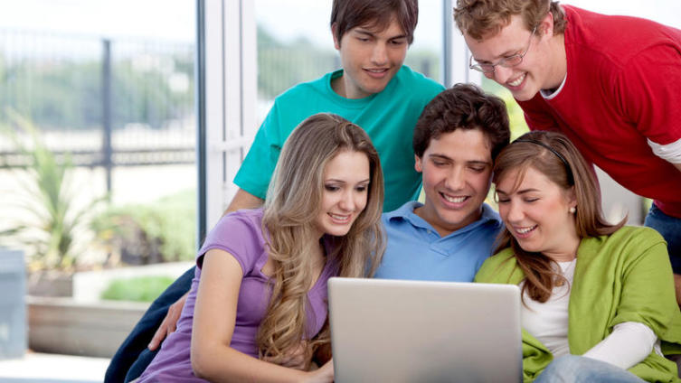 Слайд-шоу из фотографий – самое популярное хобби последних лет