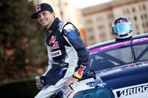 Кто из пилотов команды Red Bull стал партнером бренда Old Spice в России?