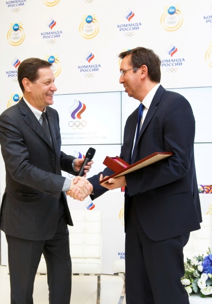 Александр Жуков и Сотириос Маринидис, вице-президент P&G в Восточной Европе и Центральной Азии Александр Жуков и Сотириос Маринидис, вице-президент P&G в Восточной Европе и Центральной Азии