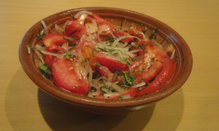 Свежие грунтовые помидоры (169 руб./кг) лучше - в салат