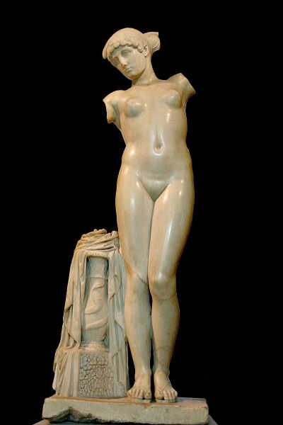 Венера Эсквилинская, мрамор, высота 1.55м, Капитолийский музей, Рим, Италия