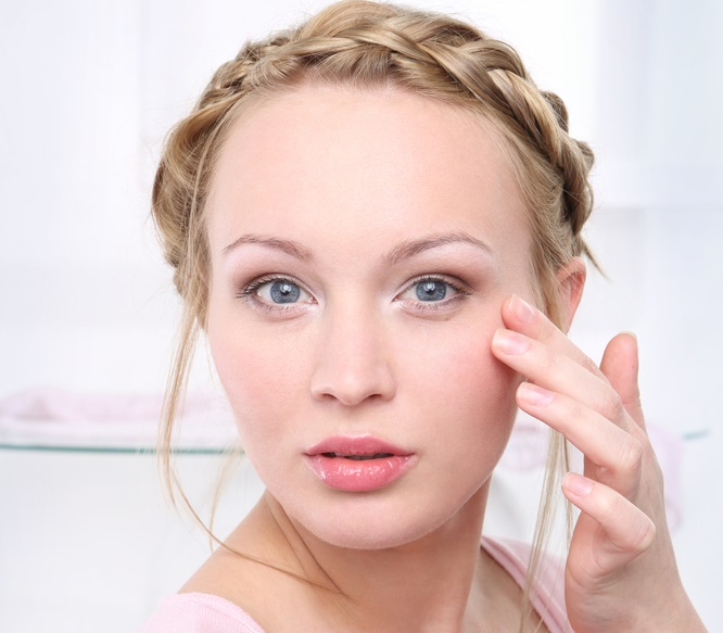 Каким должен быть макияж для глаз с нависшим веком?